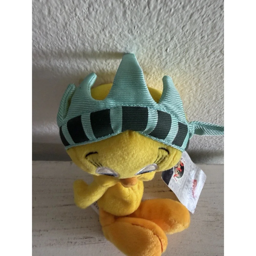 Warner‎ Bros NYC Tweety Bird Statue of Liberty Bean Bag 8